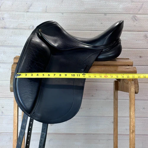 Used Schleese HK Dressage Saddle 17.5/MW - Image 3