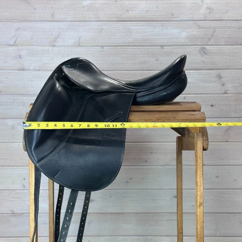 Used Stubben Portos Dressage Saddle 17.5/MW - Image 8