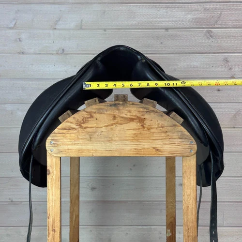 Used Stubben Portos Dressage Saddle 17.5/MW - Image 10