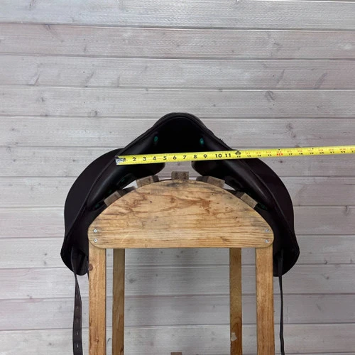 Used Equipe Viktoria Monoflap Dressage Saddle 17.5/W - Image 3